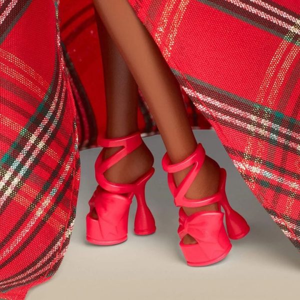 barbie-world-of-barbie-2024-barbie-holiday-doll-black-hair-32165222383703_720x-4