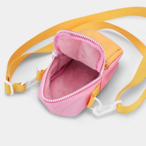 barbie-world-of-barbie-malibu-barbie-retrospekt-35mm-camera-bag-1146600185_720x-1