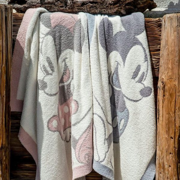 barefoot-dreams-trend-accessories-cozychic-vintage-disney-mickey-mouse-baby-blanket-32498174722135_720x-2