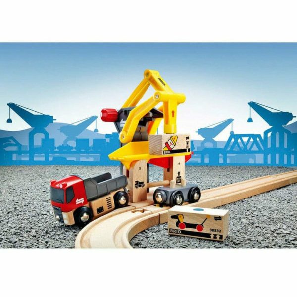 brio-vehicles-freight-goods-station-28401630117975_720x-2