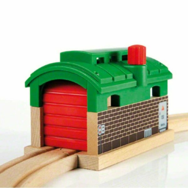 brio-vehicles-train-garage-13775767994455_720x-6