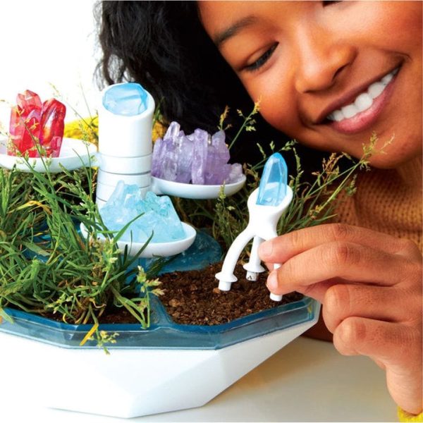 discovery-mindblown-stem-diy-light-up-terrarium-plants-crystals-geodome-grow-kit-16-pieces-32306066653271_720x-4