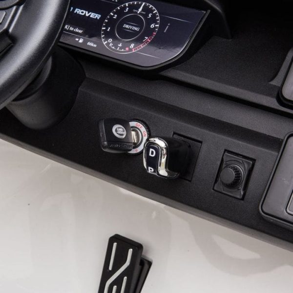 freddo-outdoor-24v-range-rover-hse-2-seater-ride-on-car-white-31275402657879_720x-4