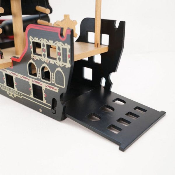 le-toy-van-preschool-barbarossa-pirate-ship-29823122112599_720x-5