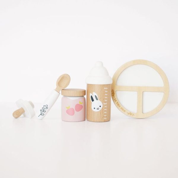 le-toy-van-preschool-dolls-nursing-kit-bag-8-pieces-1153095514_720x-1