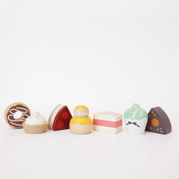 le-toy-van-preschool-three-tier-patisserie-cake-stand-32562576097367_720x-7