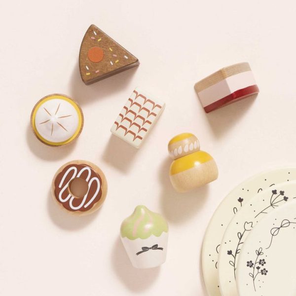 le-toy-van-preschool-three-tier-patisserie-cake-stand-32562576326743_720x-5