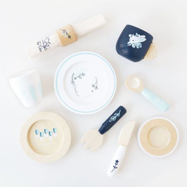 le-toy-van-preschool-wooden-cutlery-pretend-play-dining-set-1153095565_720x-2