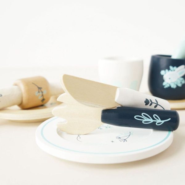 le-toy-van-preschool-wooden-cutlery-pretend-play-dining-set-1153095567_720x-2