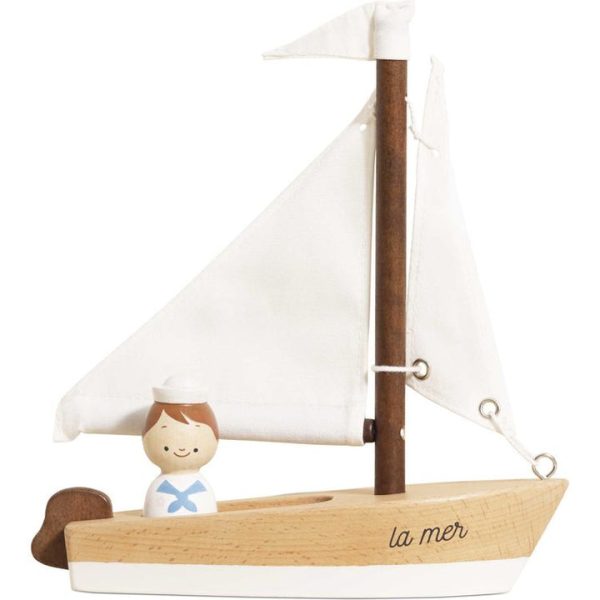 le-toy-van-preschool-wooden-sailing-boat-captain-32563049889879_720x-1