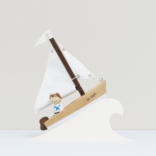 le-toy-van-preschool-wooden-sailing-boat-captain-32563050283095_720x-8