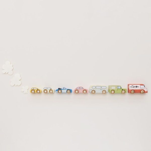 le-toy-van-preschool-wooden-vintage-toy-cars-7-pieces-32563011223639_720x-1