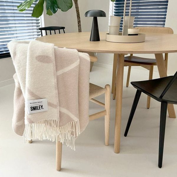 maison-deux-room-decor-smiley-blanket-white-grey-31899820261463_720x-3