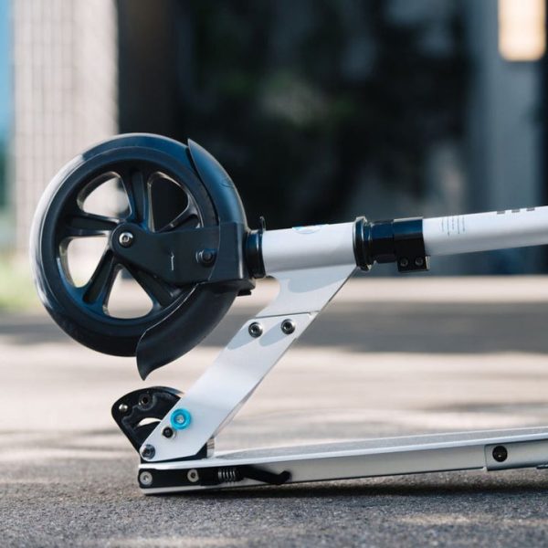 micro-kickboard-outdoor-micro-classic-scooter-matte-silver-32481357037655_720x-2