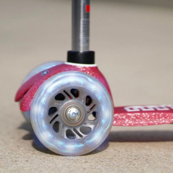 micro-kickboard-outdoor-micro-mini-glitter-led-scooter-pink-32480894222423_720x-1