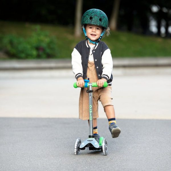 micro-kickboard-outdoor-micro-mini-led-scooter-neon-green-32480886718551_720x-1