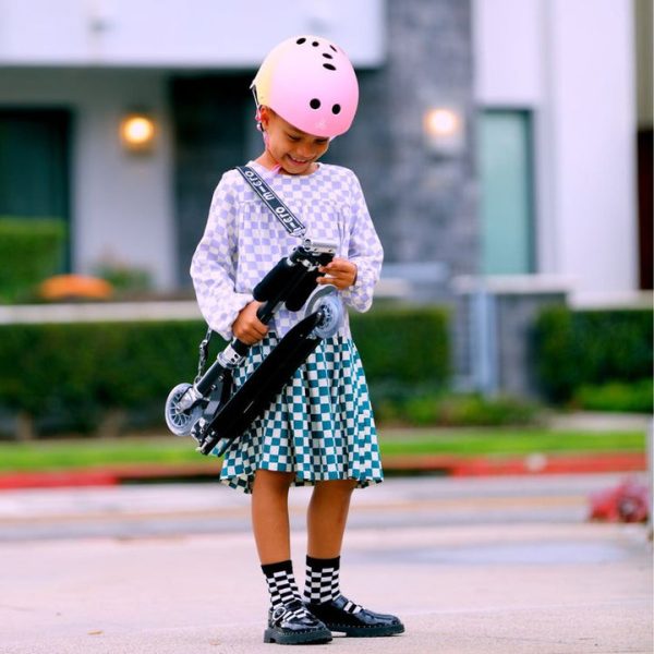 micro-kickboard-outdoor-micro-sprite-led-scooter-black-32480903987287_720x-2