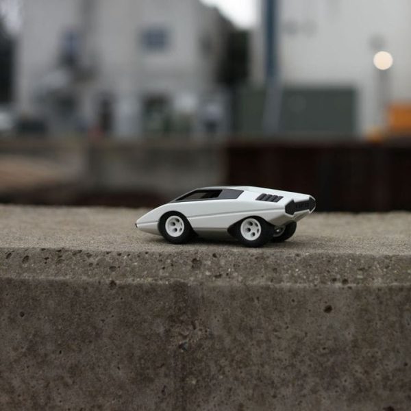 playforever-vehicles-ufo-colomba-car-white-31232045056087_720x-2