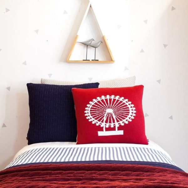 rian-tricot-room-decor-london-eye-pillow-32084936491095_720x