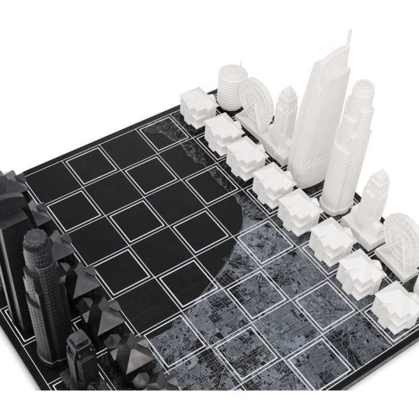 skyline-chess-games-los-angeles-edition-acrylic-chess-set-with-wood-map-board-31579732738135_720x-1