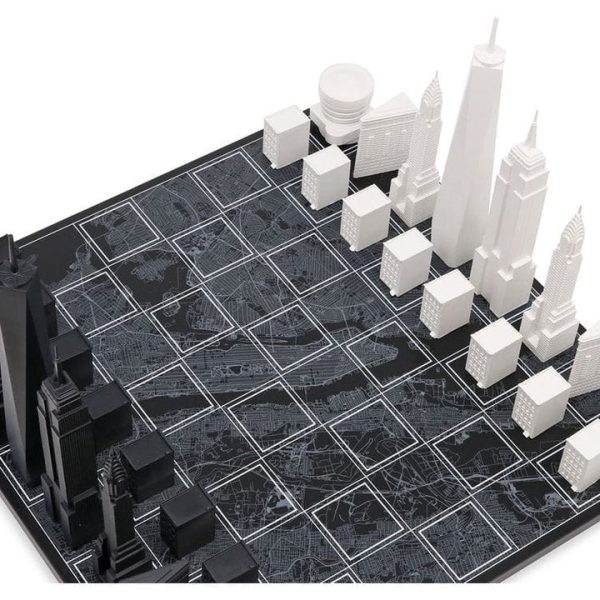 skyline-chess-games-new-york-city-edition-acrylic-chess-set-with-wood-map-board-31766635446359_720x-4