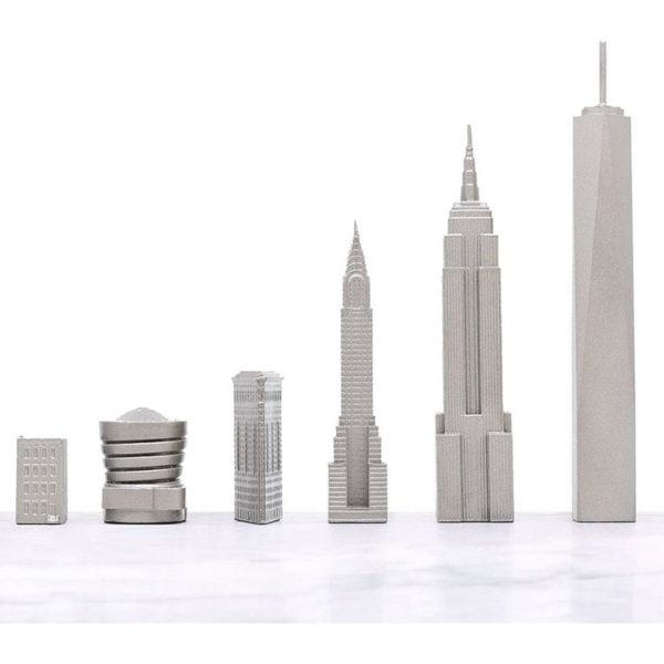 skyline-chess-games-new-york-edition-stainless-steel-chess-set-with-wood-map-board-31579734835287_720x-2