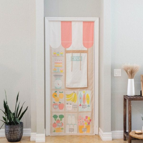 swingly-preschool-farmer-s-market-bakery-doorway-storefront-32302808203351_720x-3